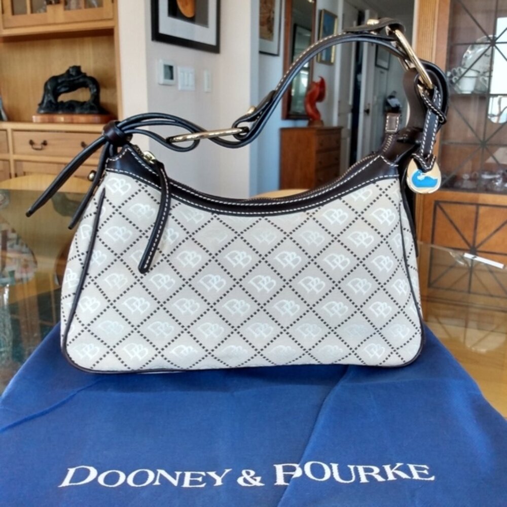 NEW, Vintage D&B Signature Quilted Logo Harness Shoulder Bag - Picture 4 of 16